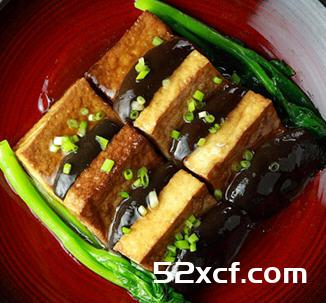 北菇烧豆腐的做法