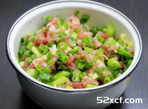 鲜肉香葱煎饼的做法