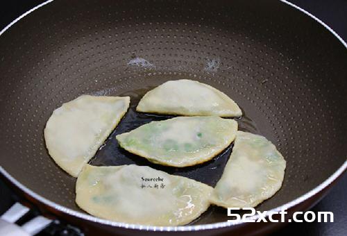 鲜肉香葱煎饼的做法