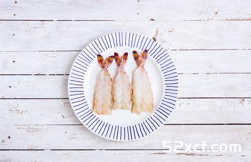 山葵酱明虾球的做法