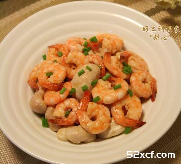菱角炒虾的做法