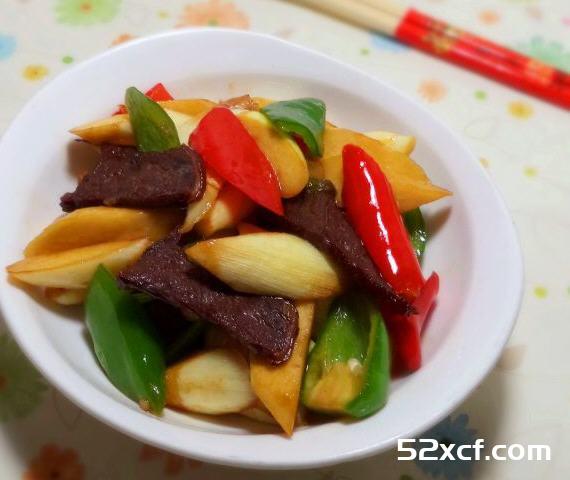 茭白烧腊牛肉的做法