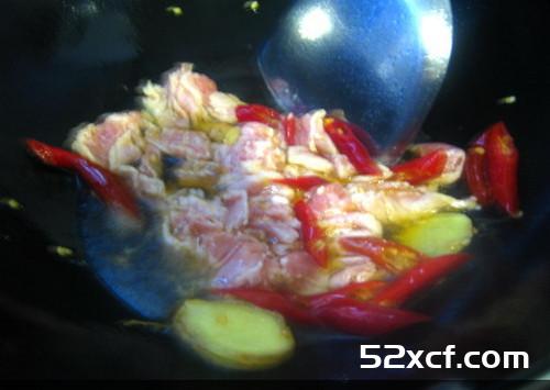 下饭菜：泡椒青笋炒肉片