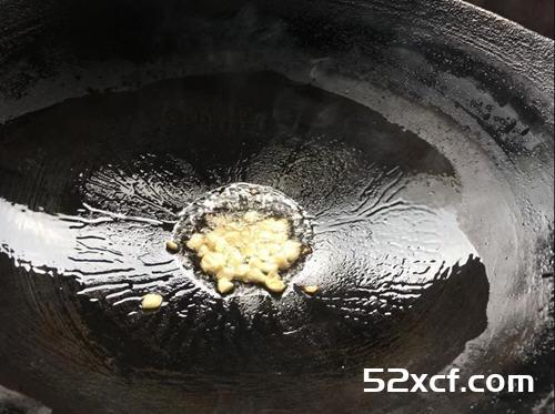 正宗饭店里边的鱼香茄子