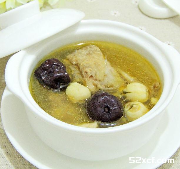 红枣莲子鸡汤的做法