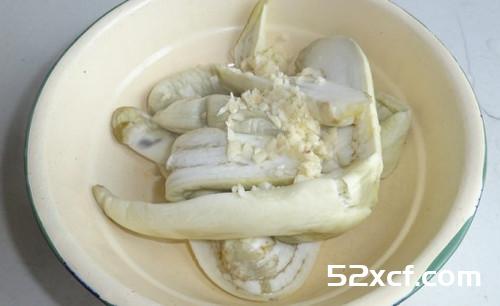 蒜泥拌茄子的做法