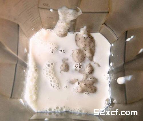 黑木耳米布丁花生酱牛奶饮的做法
