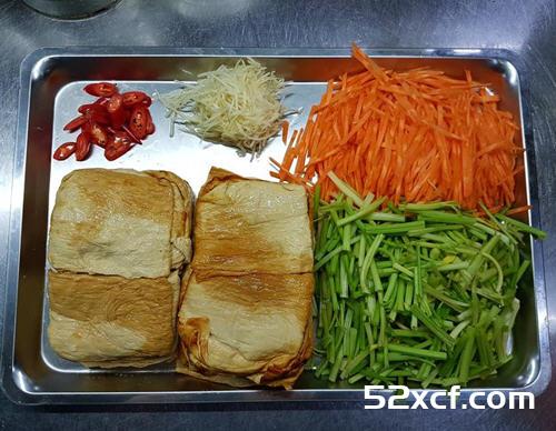 凉拌腌熏豆皮的做法