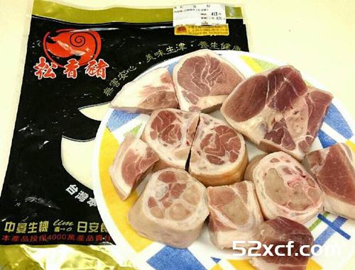 松香猪脚炖长寿果的做法