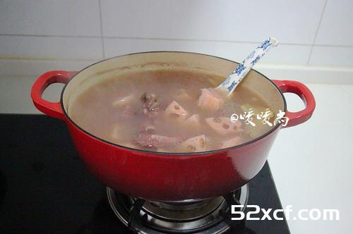 红芸豆莲藕排骨汤的做法