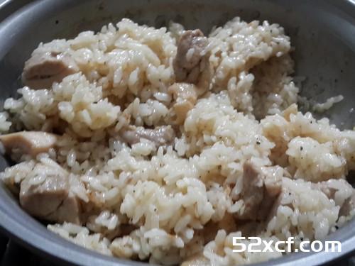 蒜味鸡肉饭的做法