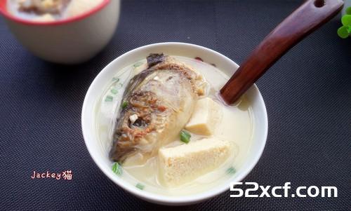 冻豆腐鱼骨汤的做法