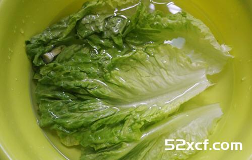韭菜蚬肉生菜包的做法