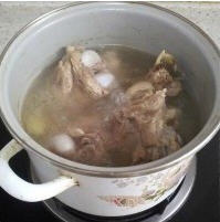 时蔬大骨汤的做法