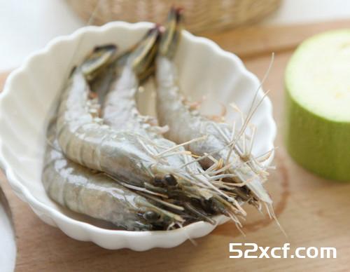 鲜虾西葫芦蛋饼的做法