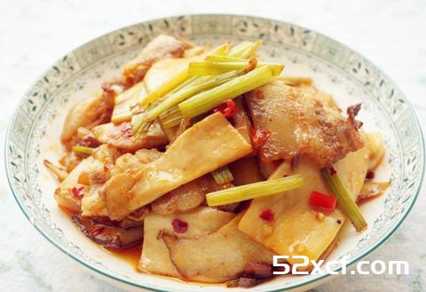 五花肉爆炒杏鲍菇的做法