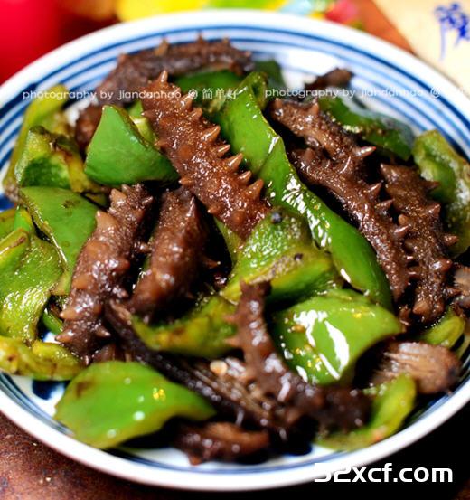 鲜辣椒炒海参的家常做法