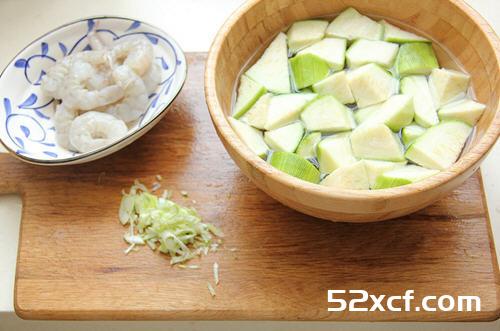 丝瓜虾球的做法