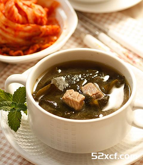 韩式牛肉海带汤的做法
