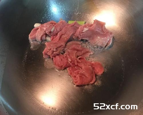 葱爆牛肉之维力炸酱的做法