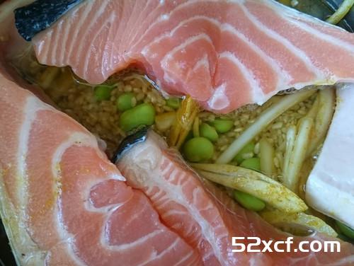 金色穗稻咖哩鲑鱼炊饭的做法图解