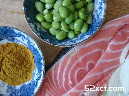 金色穗稻咖哩鲑鱼炊饭的做法图解