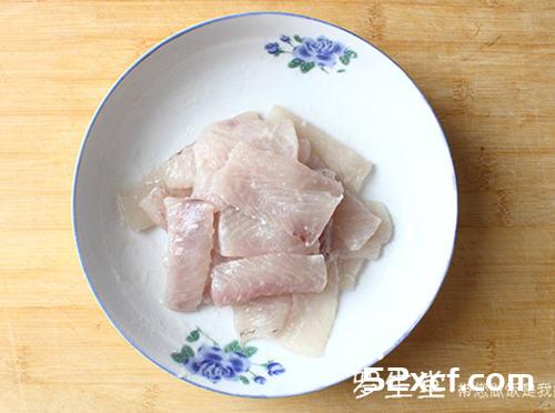 酱爆春笋鲜蚕鱼片的做法