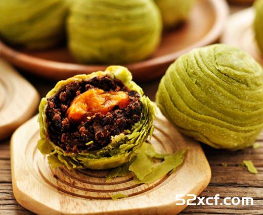 抹茶红豆蛋黄酥的做法