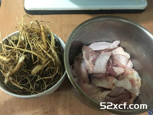 九尾草炖鸡汤的做法