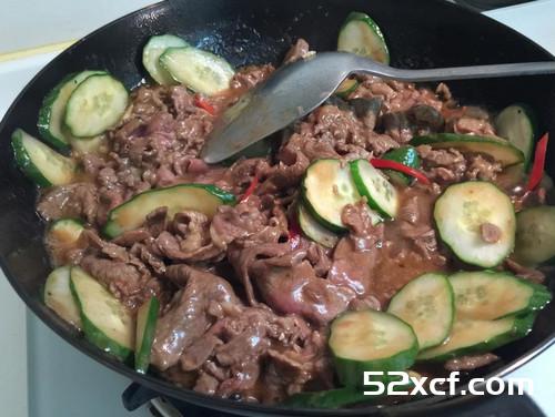 绍兴牛肉炒黄瓜片的做法