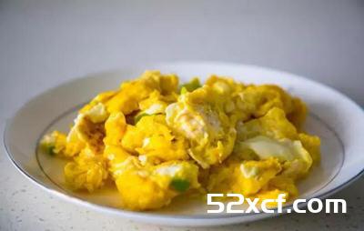 炒菜什么时候加水菜炒的好吃