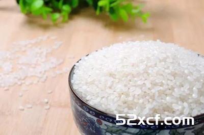 炒菜什么时候加水菜炒的好吃
