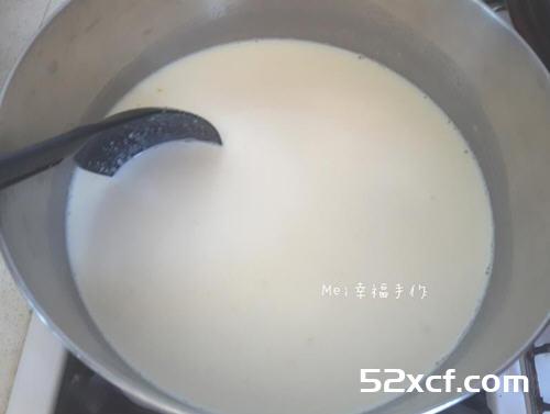 蛋黄哥芒果果冻奶酪的做法