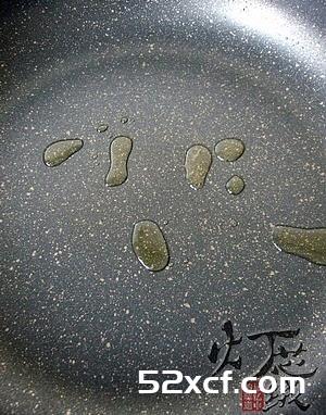 鸡蛋葱花薄饼的做法