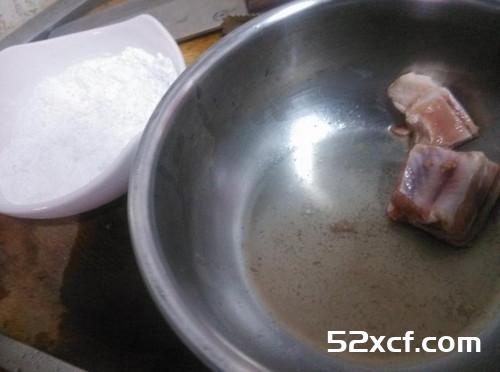 芥菜排骨酥汤的做法