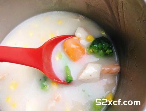 鲑鱼玉米浓汤的做法
