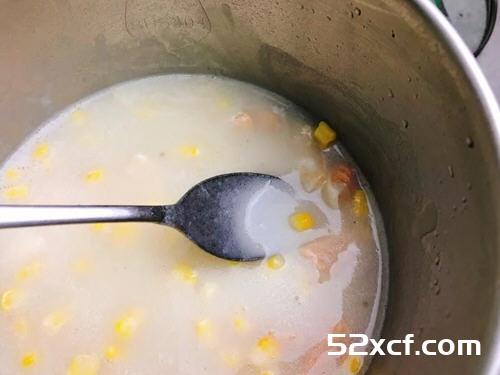 鲑鱼玉米浓汤的做法