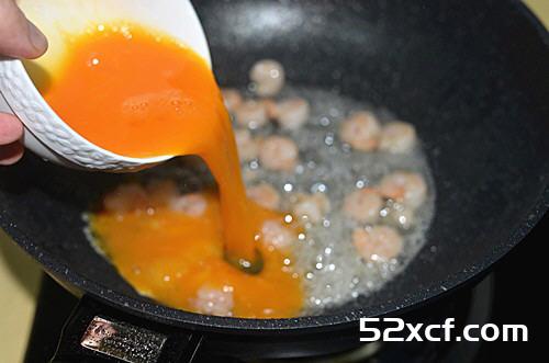 滑蛋炒虾仁的做法