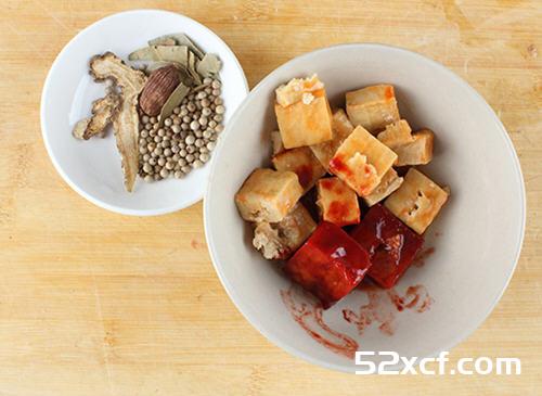 腐乳炖羊腩的做法