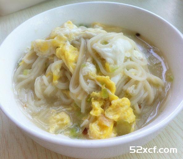 芹菜鸡蛋面的做法