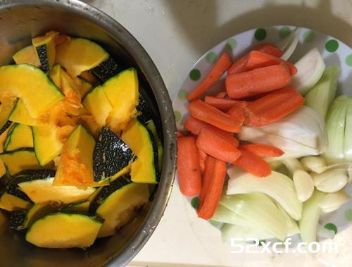 芥末绿的南瓜浓汤的做法
