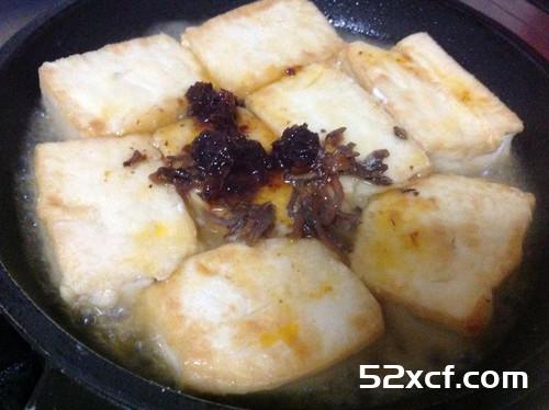X0酱烧豆腐佐彩椒的做法