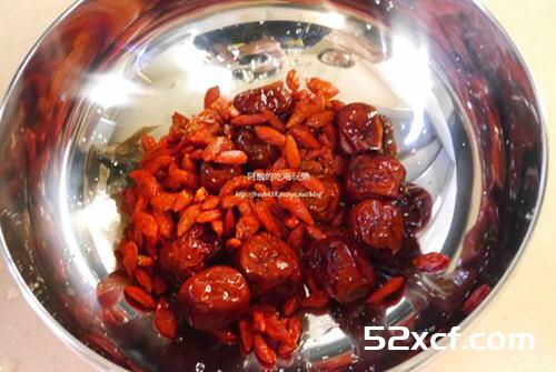 一招快速让红枣去核方法图解