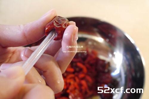 一招快速让红枣去核方法图解