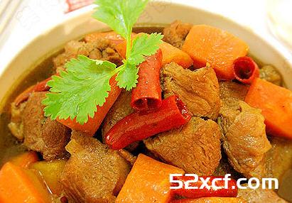 胡萝卜炖羊肉的做法