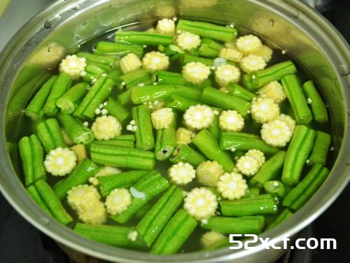 五花肉长豆咸粥的做法