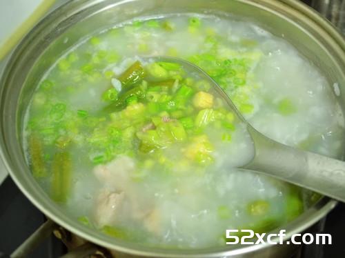 五花肉长豆咸粥的做法