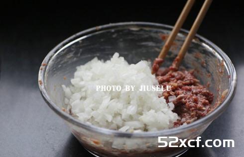 牛肉洋葱馅饼的做法