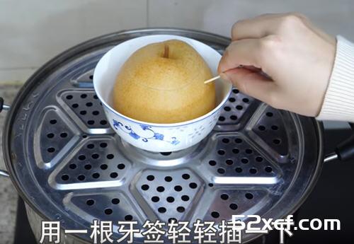 银耳蒸雪梨止咳的做法