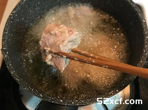 椒盐排骨酥的做法